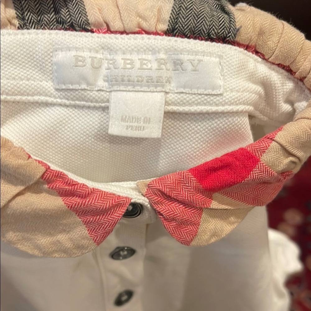 Burberry White and Tan Casual Dress with Puff Sleeves and Peter Pan Collar - Picture 2 of 4